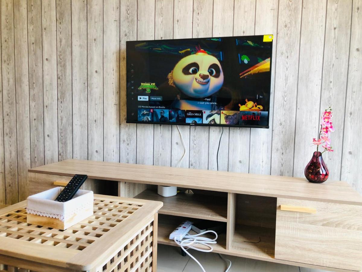 Tropicana 218 Macalister Netflix Unit By Blue Sky Holidays George Town Exteriér fotografie