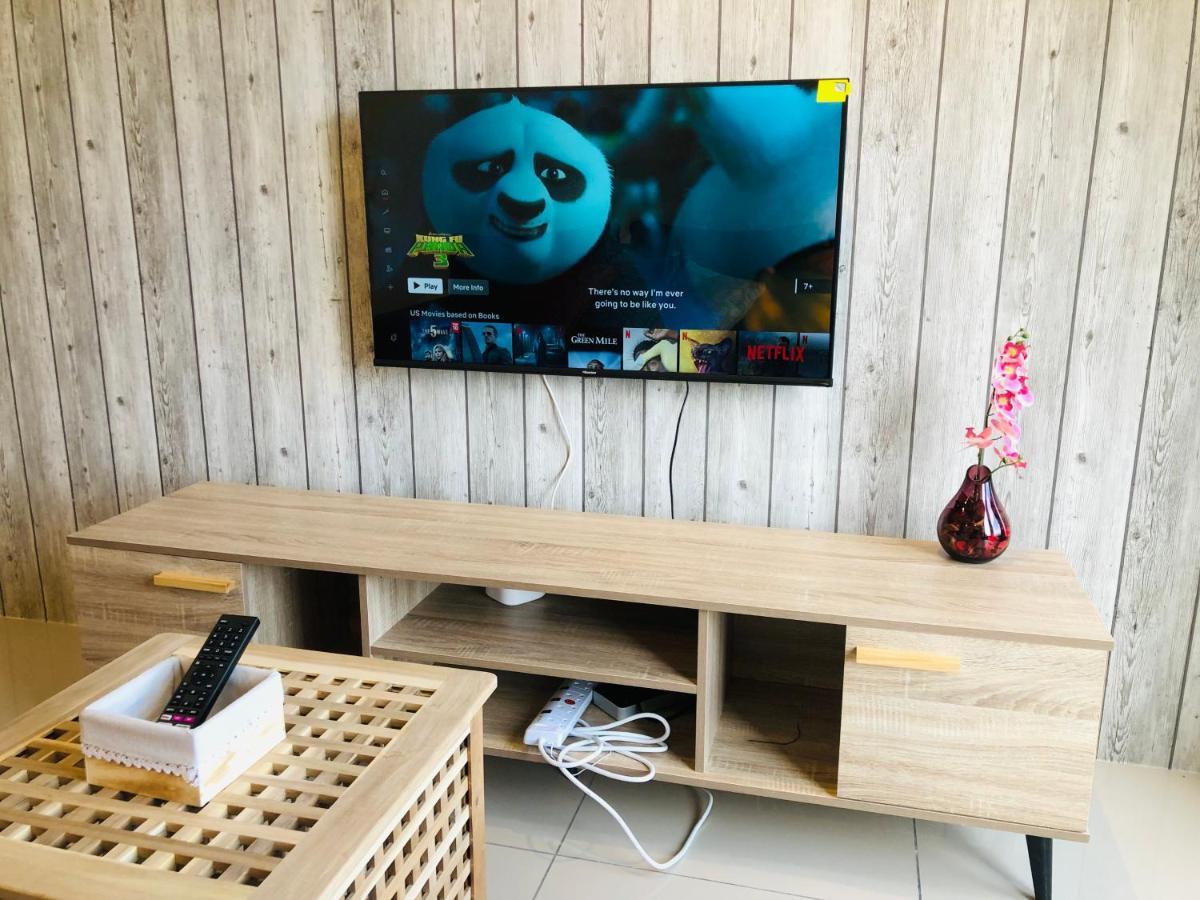 Tropicana 218 Macalister Netflix Unit By Blue Sky Holidays George Town Exteriér fotografie
