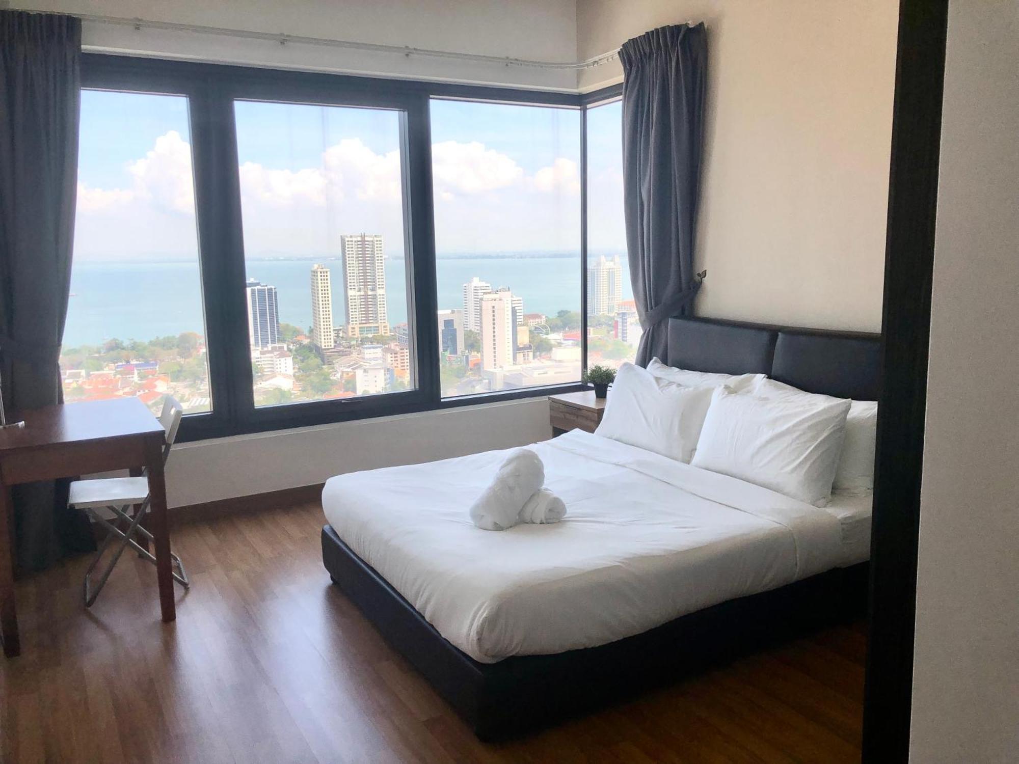 Tropicana 218 Macalister Netflix Unit By Blue Sky Holidays George Town Exteriér fotografie