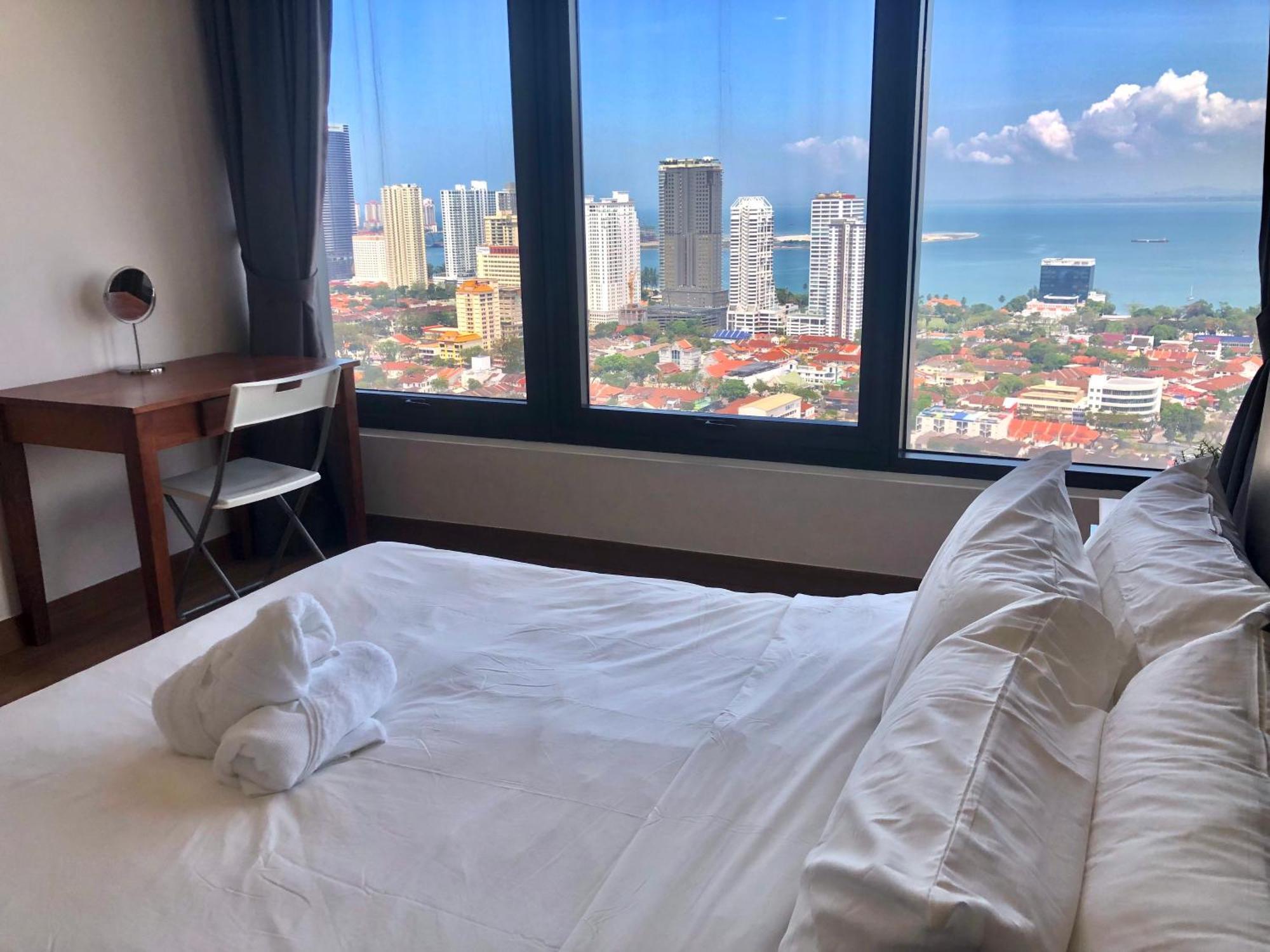 Tropicana 218 Macalister Netflix Unit By Blue Sky Holidays George Town Exteriér fotografie